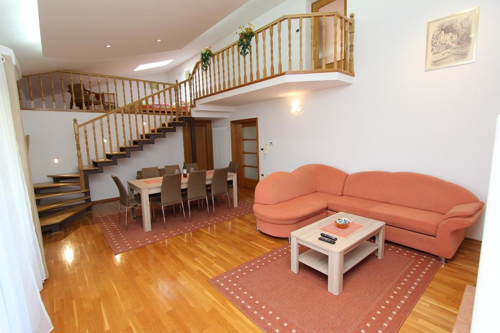 Apartment Villa Nera بولا الغرفة الصورة