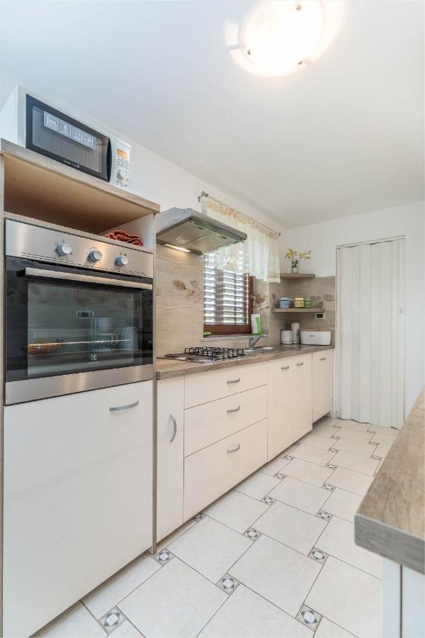 Apartment Villa Nera بولا المظهر الخارجي الصورة